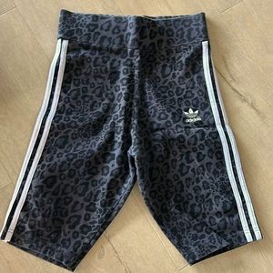 Short Leggings Adidas Dark Leopard effect